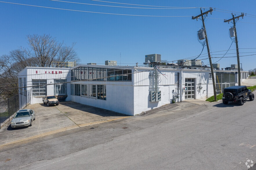 Primary Photo Of 1414 3rd Ave S, Nashville Restaurant For Lease