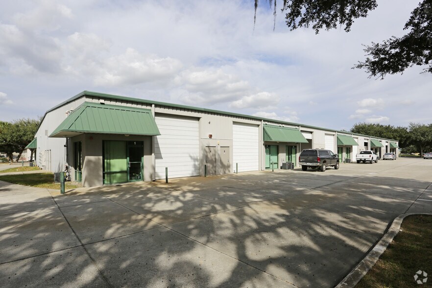 More Photos Of 6300 Tower Ln, Sarasota Warehouse For Lease