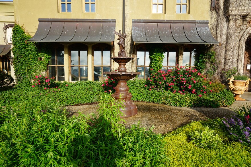 More Photos Of 6001 N 21st St, Ozark General Retail For Sale