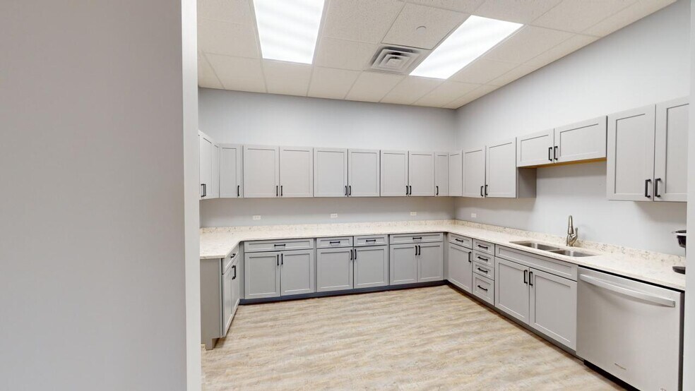 More Photos Of 101 S 1st St, West Dundee Loft Creative Space For Lease