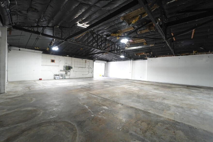 More Photos Of 15414 S Broadway St, Gardena Warehouse For Sale