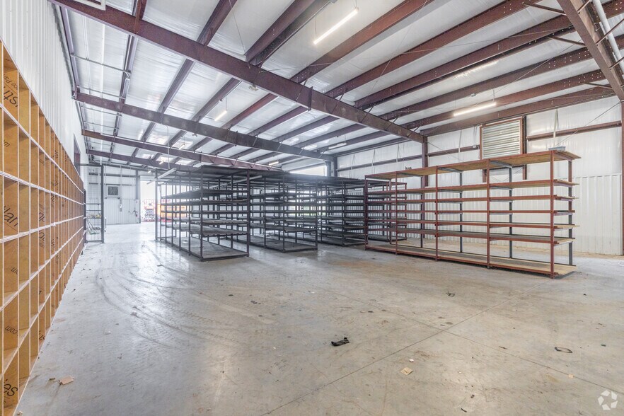 More Photos Of 13802 Furman Rd, Houston Warehouse For Lease