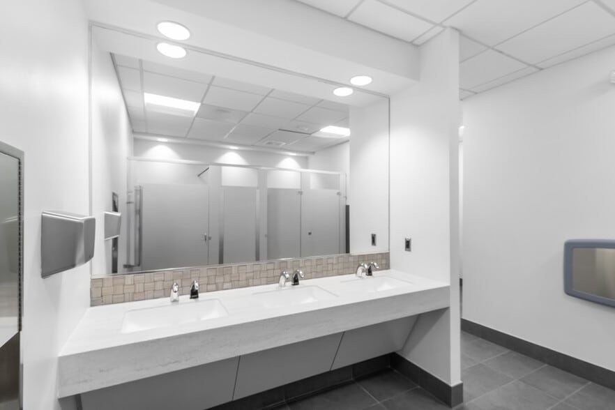 More Photos Of 4020 N Roxboro St, Durham Medical For Lease