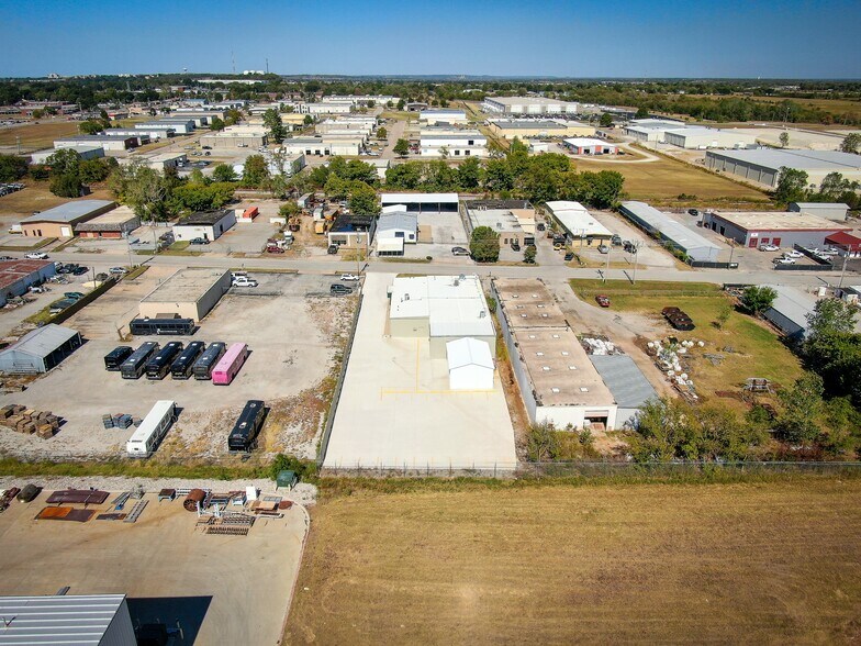 More Photos Of 1109 E Memphis St, Broken Arrow Religious Facility For Lease