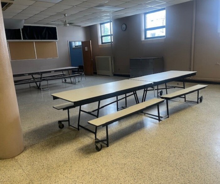 More Photos Of 4128 Cedar Ridge Rd, Dayton Schools For Lease