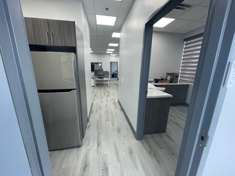 More Photos Of 1241 Strasburg Rd, Kitchener Storefront Retail Office For Sale