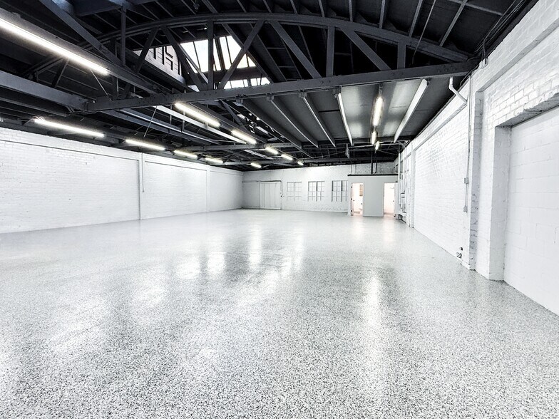 More Photos Of 527-525 W Windsor rd, Glendale Industrial For Sale