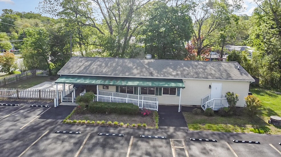 More Photos Of 15220 Kings Hwy, Montross Restaurant For Sale
