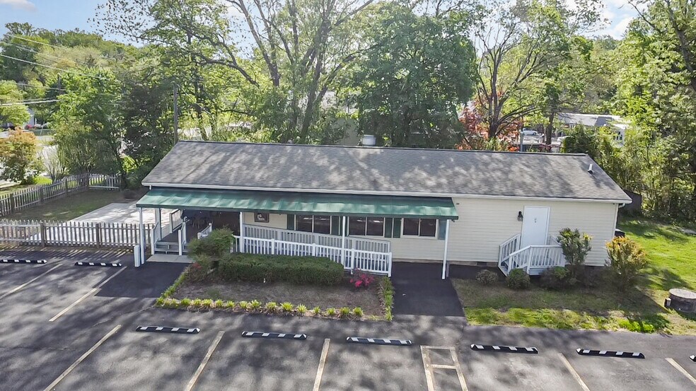 More Photos Of 15220 Kings Hwy, Montross Restaurant For Sale