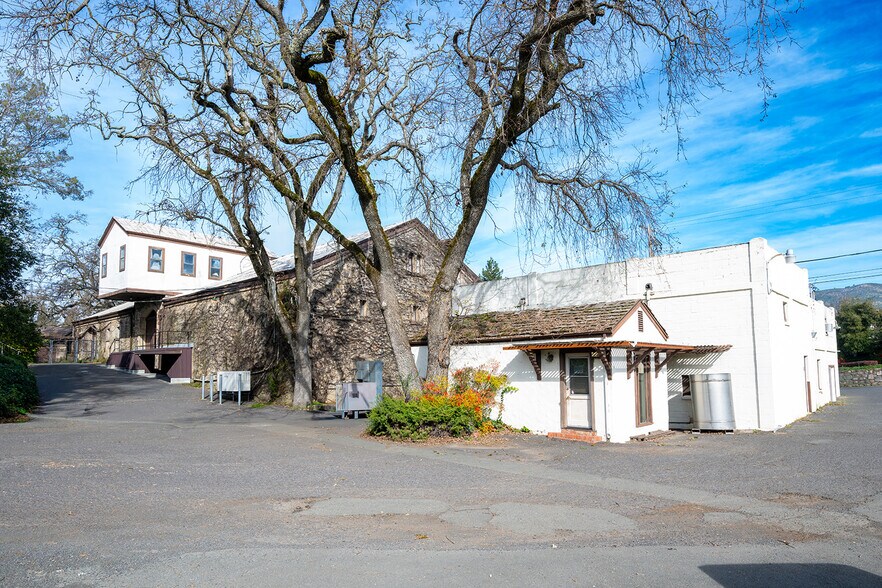 More Photos Of 1019-1091 Atlas Peak Rd, Napa Winery Vineyard For Lease