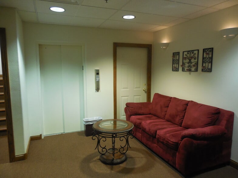 More Photos Of 550 N 5th St, Rapid City Office For Sale