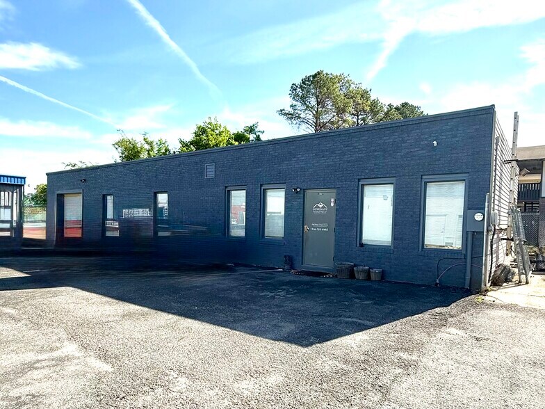 More Photos Of 11563 Memorial Pkwy SE, Huntsville Showroom For Sale