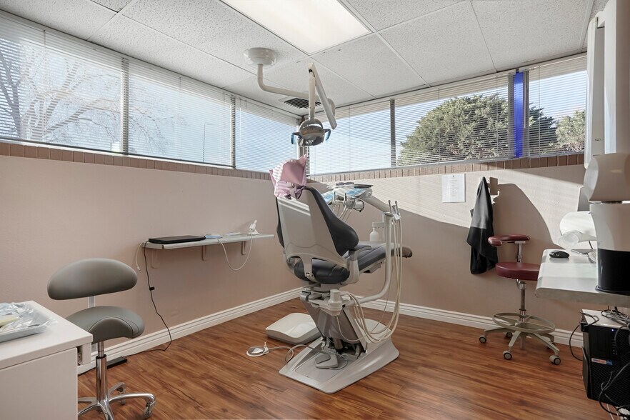 More Photos Of 8850 Ralston Rd, Arvada Medical For Sale