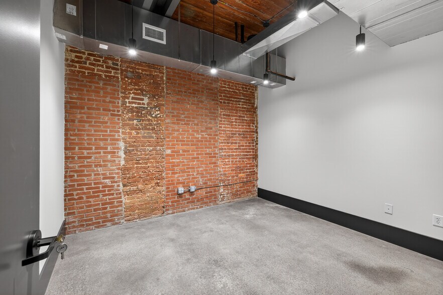 More Photos Of 200 Barrett St, Monroe Warehouse For Lease