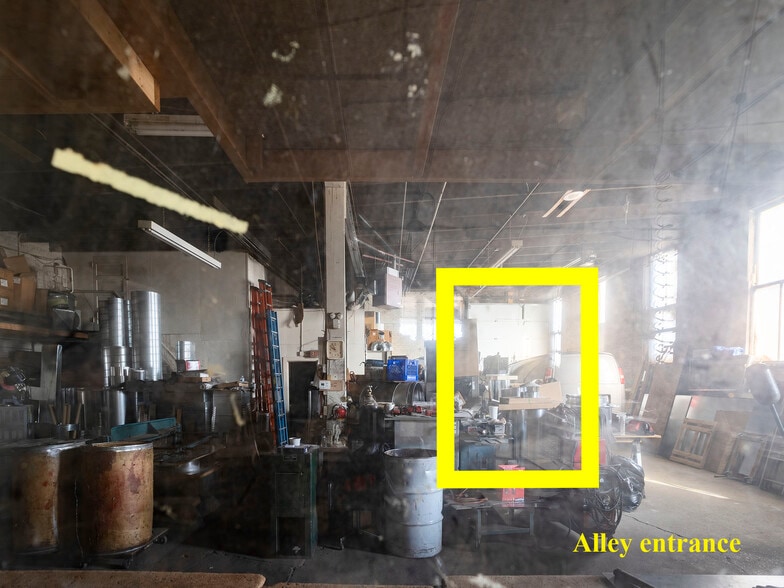 More Photos Of 3056 W Walton St, Chicago Warehouse For Lease