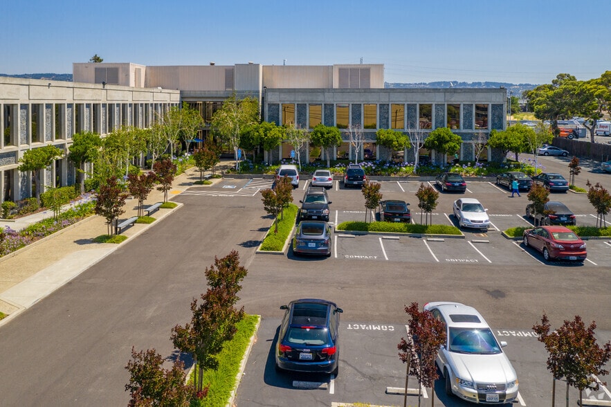 More Photos Of 7901 Oakport St, Oakland Office For Lease