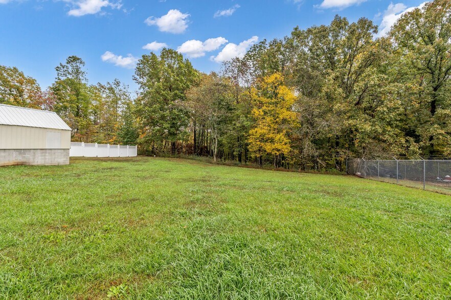 More Photos Of 4842 Highway 100, Lyles Restaurant For Lease