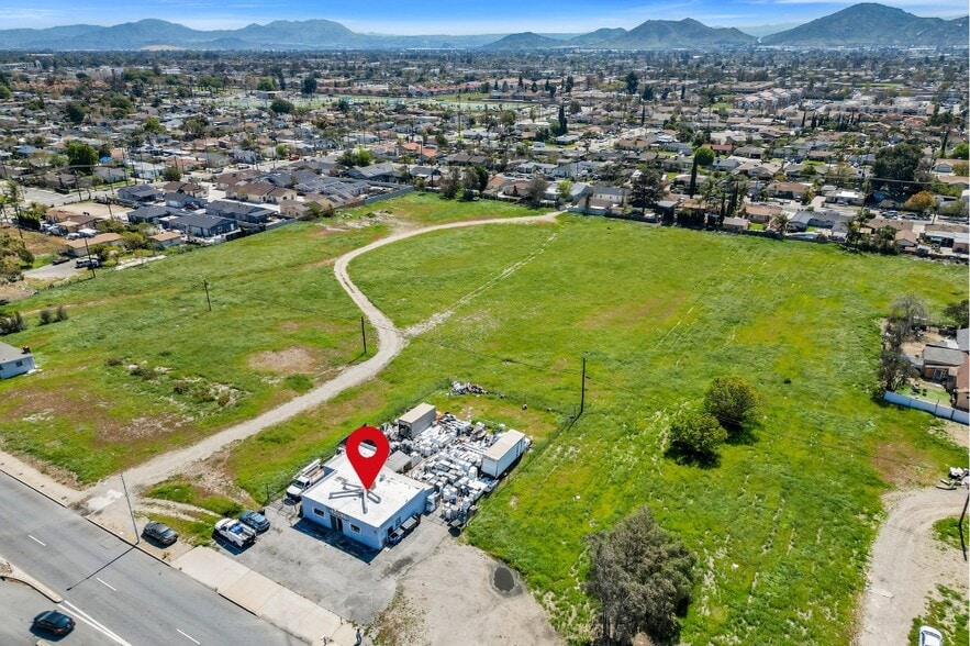 More Photos Of 16205 Foothill Boulevard, Fontana Service Station For Lease