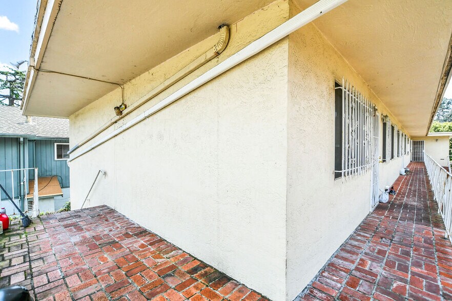 More Photos Of 3300 Brookdale Ave, Oakland Apartments For Sale