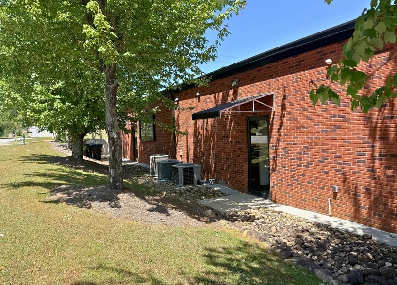 More Photos Of 3149 Atlanta Hwy, Athens Office For Sale