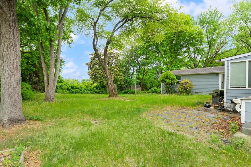 More Photos Of 17423 Wilson St, Dumfries Multifamily For Sale