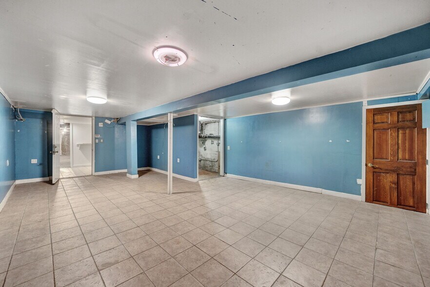 More Photos Of 230-02 S Conduit Ave, Jamaica Convenience Store For Sale