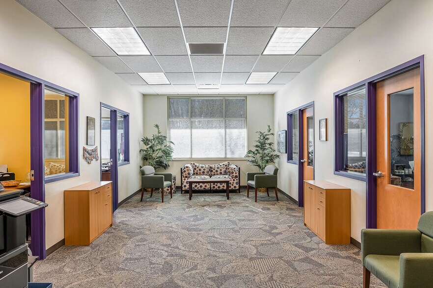 More Photos Of 2115 Lexington Rd, Louisville Office For Sale