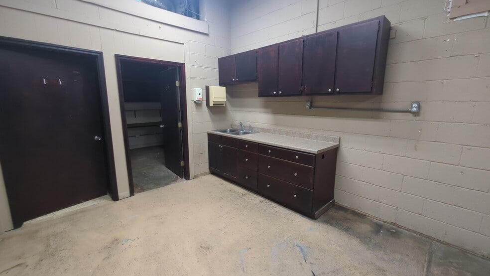 More Photos Of 1440 N Dorgenois St, New Orleans Freestanding For Lease