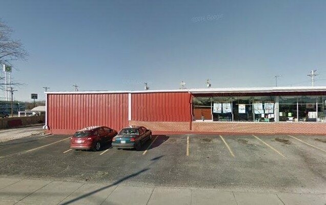 More Photos Of 103 W 2nd St N, Wright City General Retail For Sale
