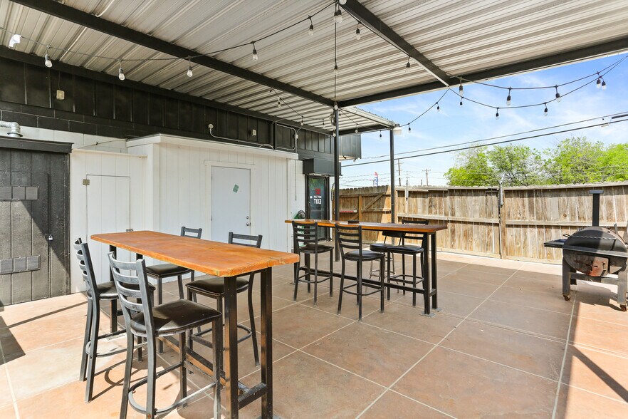 More Photos Of 734 Cantrell Dr, San Antonio Restaurant For Sale