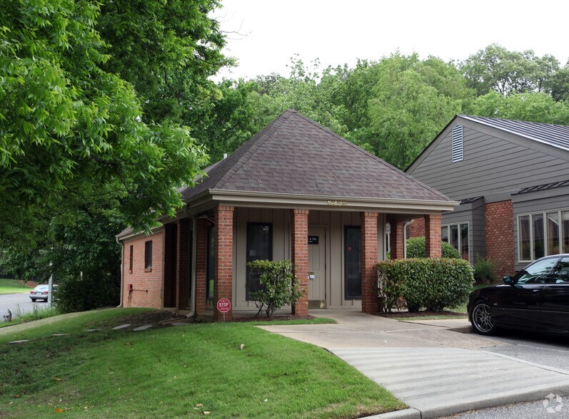 Primary Photo Of 6236 Poplar Ave, Memphis Medical For Lease