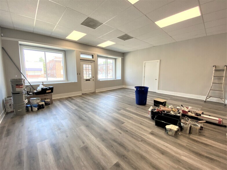 More Photos Of 4963 NW Radial Hwy, Omaha Storefront For Lease