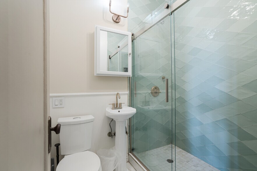 More Photos Of 2731 Beverly Blvd, Los Angeles Apartments For Sale