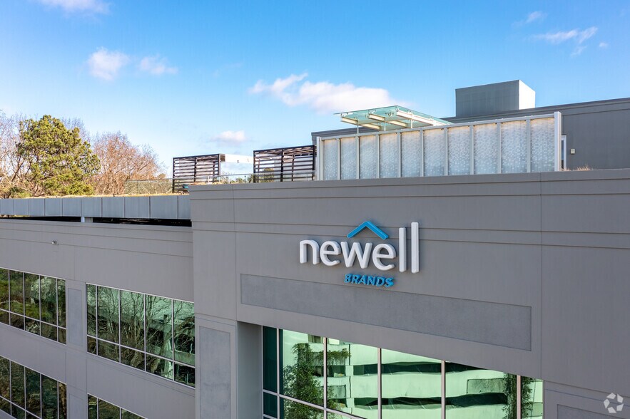 More Photos Of 6655 Peachtree Dunwoody Rd, Atlanta Office For Sale