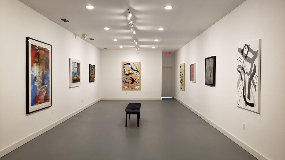 More Photos Of 1011-1065 5th Ave N, Naples Office Residential For Sale