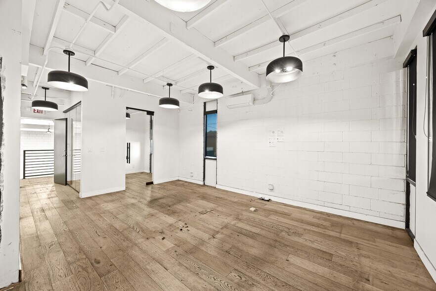 More Photos Of 2702 Saint Louis Ave, Signal Hill Warehouse For Lease