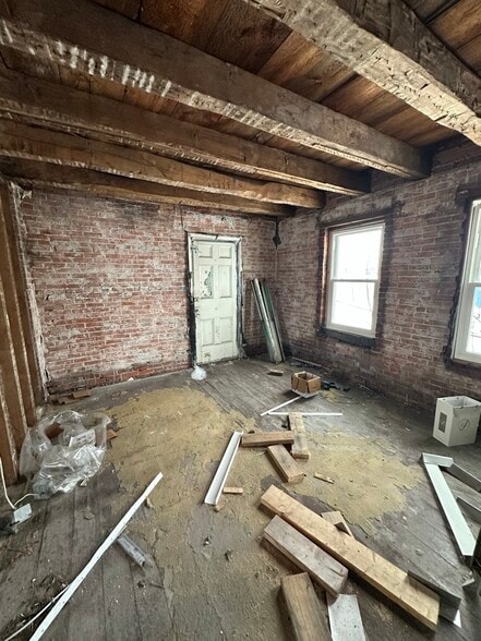 More Photos Of 2250 Military Rd, Tonawanda Warehouse For Sale