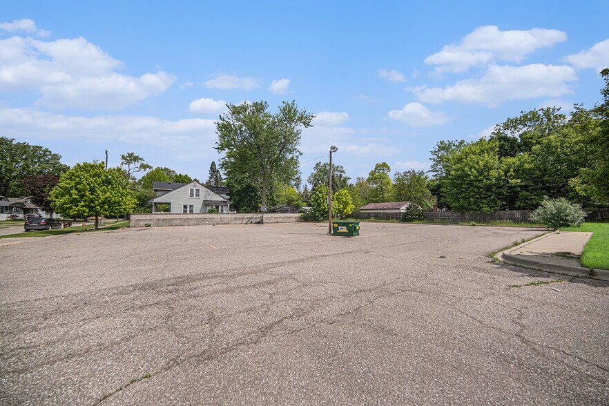 More Photos Of 35540 W Michigan Ave, Wayne Office For Sale