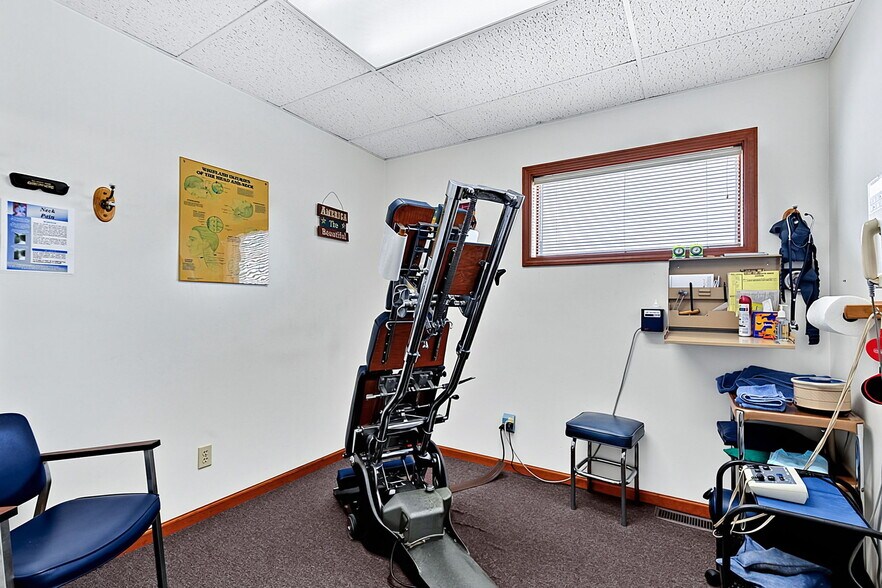 More Photos Of 7102 E Pendleton Pike, Indianapolis Office For Sale