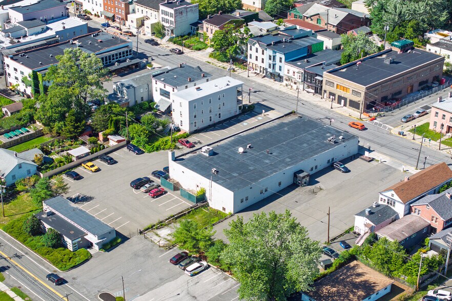 More Photos Of 749 Warren St, Hudson Flex For Sale