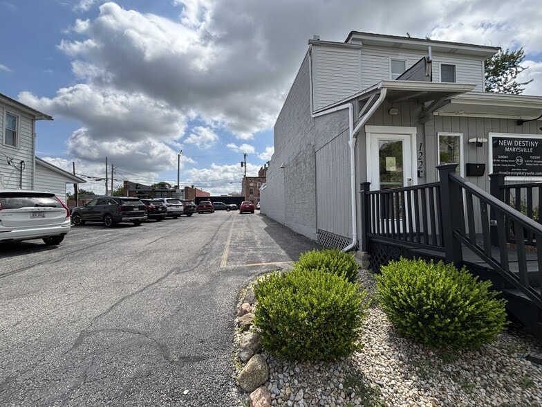 More Photos Of 122 N Court St, Marysville Freestanding For Sale