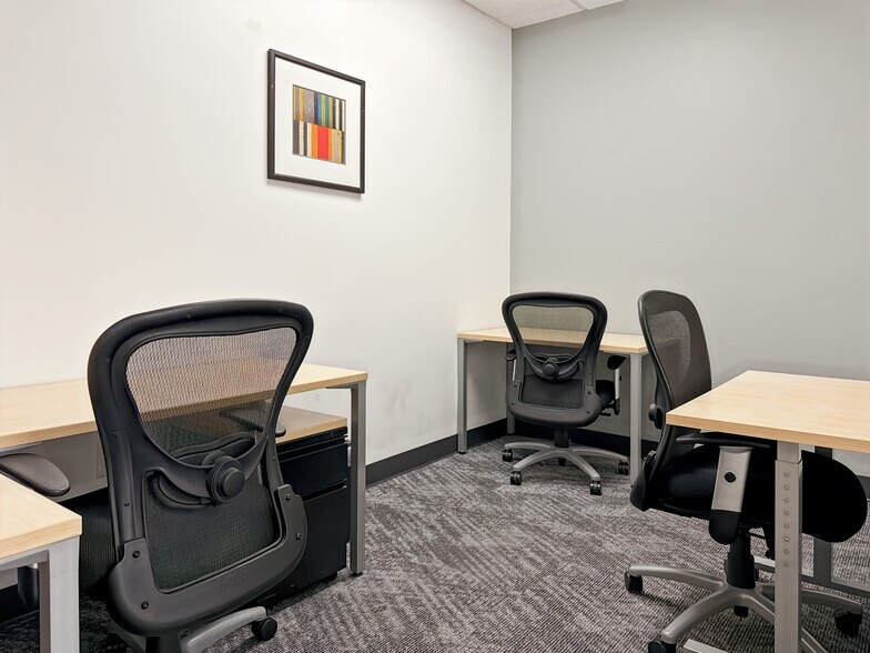 More Photos Of 1180 N Town Center Dr, Las Vegas Coworking Space