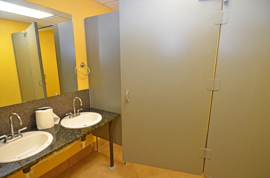 More Photos Of 6113-6121 Oakbrook Pky, Norcross Office For Sale