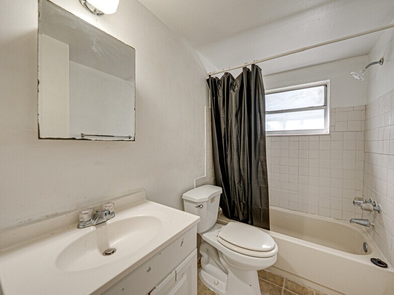 More Photos Of 38230 Roosevelt Ave, Dade City Apartments For Sale