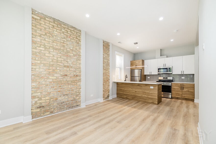 More Photos Of 3039 W 19th St, Chicago Apartments For Sale