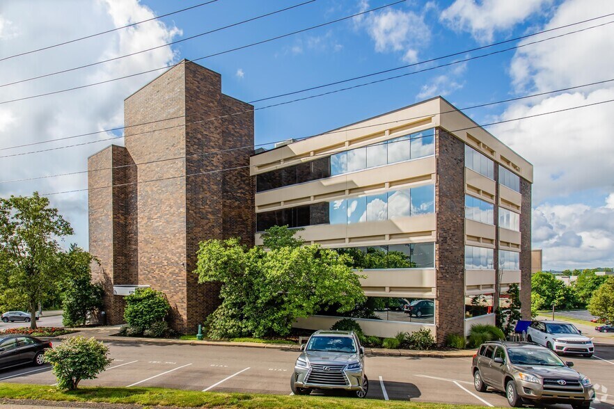 More Photos Of 410 Rouser Rd, Coraopolis Unknown For Lease