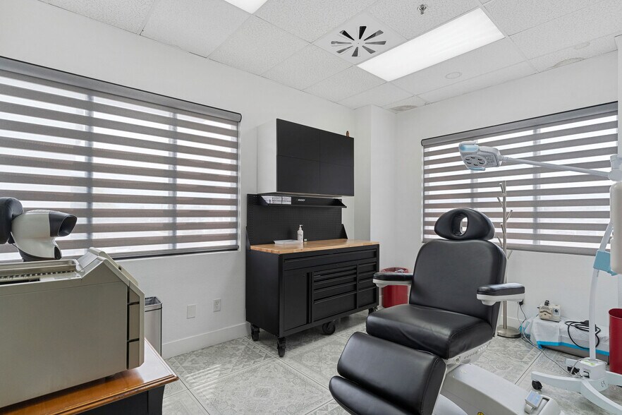 More Photos Of 7580 W Sahara Ave, Las Vegas Medical For Lease