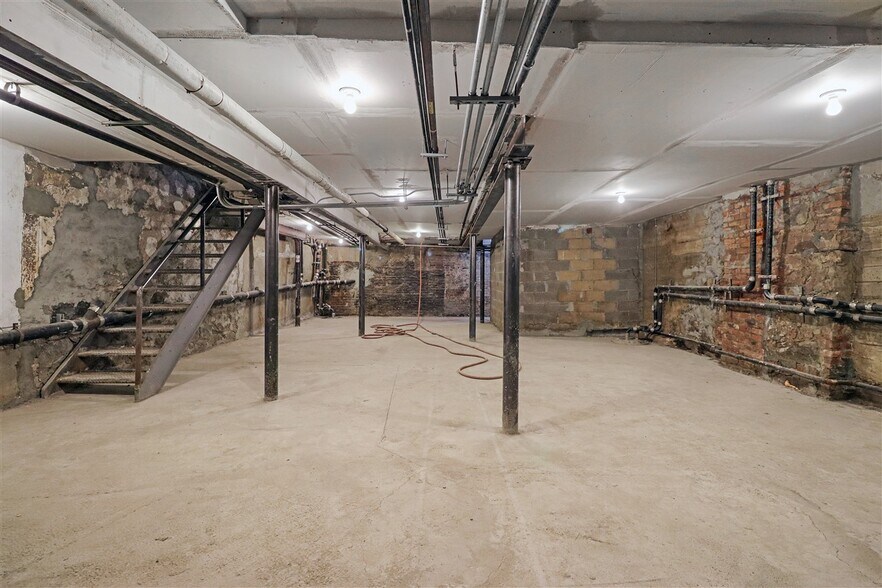 More Photos Of 147 Smith St, Brooklyn Apartments For Lease