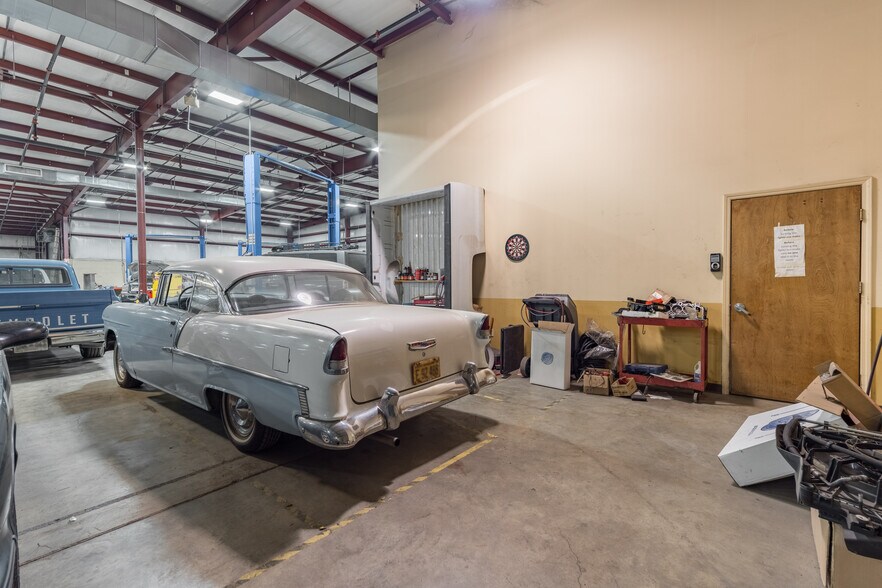 More Photos Of 111 N 12th St, West Columbia General Retail For Sale