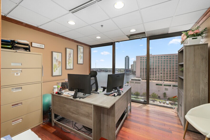 More Photos Of 233 E Bay St, Jacksonville Office For Sale